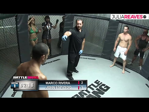 ❤️ Ultimate Fighter ቀለበቱ ውስጥ ከተጣላ በኋላ አንዲት ቁጥር ሴትን ትበዳለች። ❌ ጥራት ያለው ወሲብ ﹏